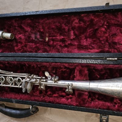 Elkhart Cavalier metal clarinet, USA, Silver-finish with case
