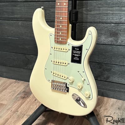 Fender Vintera '60s Stratocaster Modified MIM Electric Guitar image 3