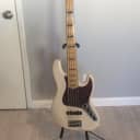 Fender American Deluxe  Jazz Bass V Ash with Maple Fretboard 2012 Transparent white