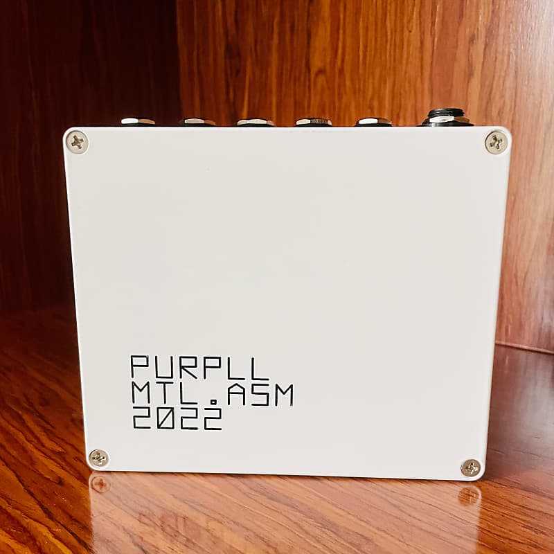 Montreal Assembly PURPLL white with metal knobs 2023 | Fast Montreal Assembly PURPLL white with metal knobs 2023 | Fast