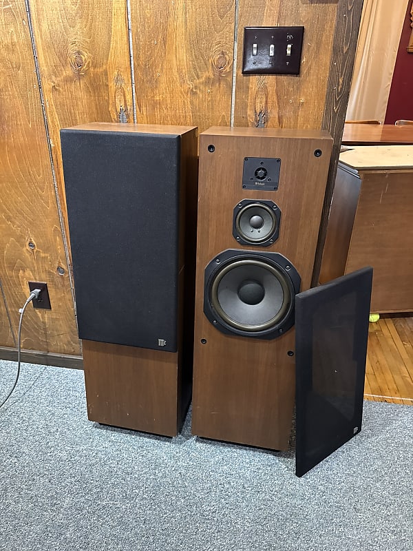 McIntosh XR230 Loudspeaker System 1991-93 - Walnut  			