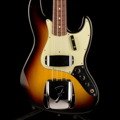 Fender Custom Shop 1964 Jazz Bass Journeyman Relic Super Faded Aged 3-Tone Sunburst image 2