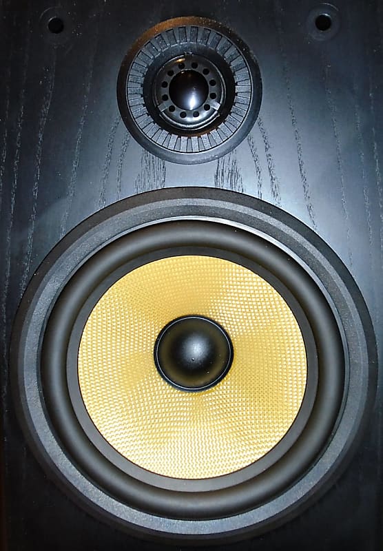 B&W P4 floorstanding speakers image 1