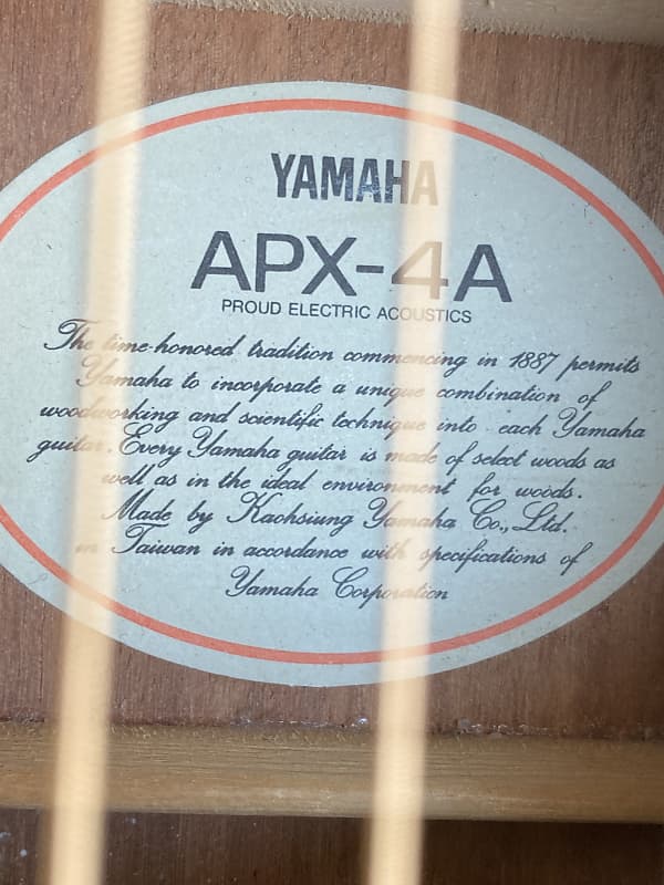 Yamaha APX-4A Natural Acoustic Electric WITH Hardshell Case