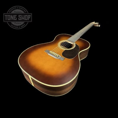 Martin Custom Shop 000-28 Authentic 1937 Vintage Low Gloss w/Stage 1 Aging w/Ambertone Burst w/case for sale