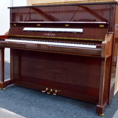 Yamaha U1 upright piano pristine condition image 1