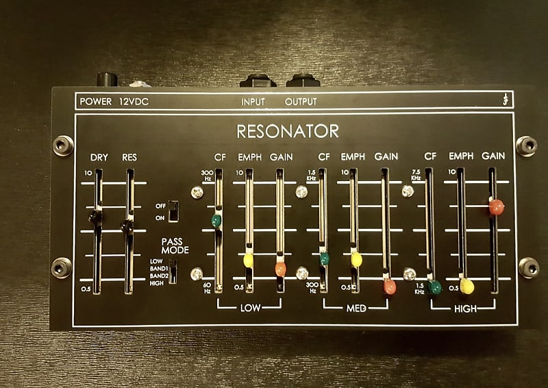 JSI Synth Polymoog inspired Resonator w/ power supply Reverb