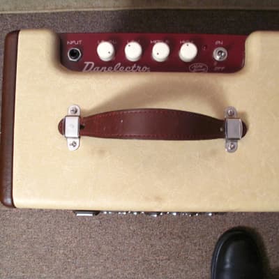 Danelectro Nifty Seventy N70 Bass Guitar Amplifier image 6