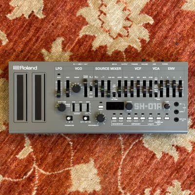 Roland SH-01A - Grey