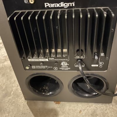 Powered deals Subwoofer(Paradigm PDR-10 )