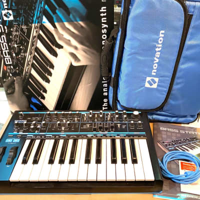 Novation Bass Station II 25-Key Monophonic Synthesizer 2013 - Present - Black
