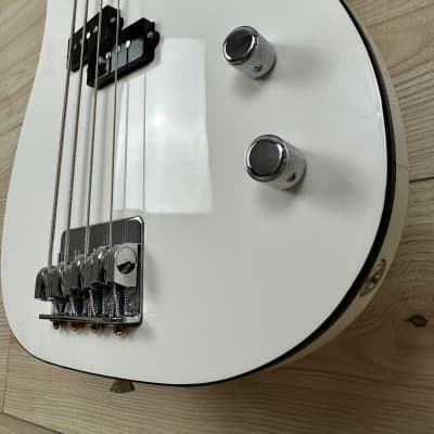 Fender Made in Japan Aerodyne Special Precision Bass, Bright White image 7