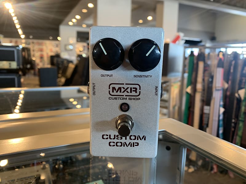 MXR CSP202 Custom Comp | Reverb Canada