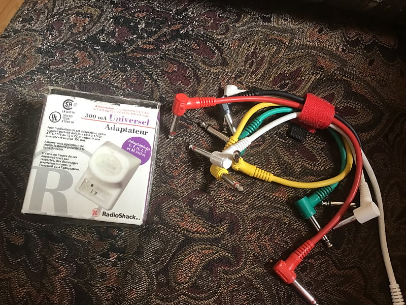 6 patch cables/universal multi voltage power supply/ fender Reverb