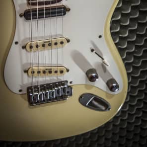 激レア Moon STRATCASTER Vintage MOON Stratocaster 80s Vintage Blonde | Reverb