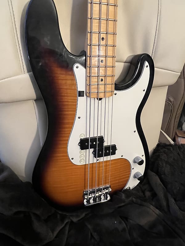 Fender Select Precision Bass