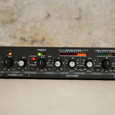 Alesis • 3632 Dual-Channel Compressor / Limiter / Gate *AS NEW IN BOX* image 9