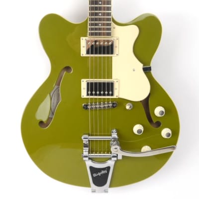 Hofner Hofner Verythin Limited Edition Bigsby Electric Guitar, Matt Green image 1