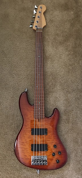 Warmoth Deluxe 5 string fretless jazz bass 2004 Honey Burst