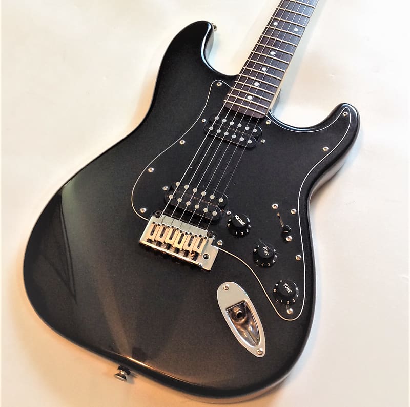 Squier Standard Series Stratocaster HH 2003 Black Pearl | Reverb