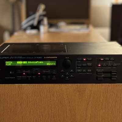 Roland JV-2080 64 Voice Synthesizer + SR-JV80 expansion cards 
