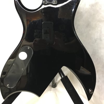 B.C. Rich Bich Special Edition Black With White Pinstripe B.C. Rich Bich Special Edition Black With White Pinstripe