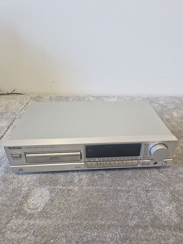 Technics SL-PG520A CD Player – High-Quality Audio w/ Original Box - Very Good
