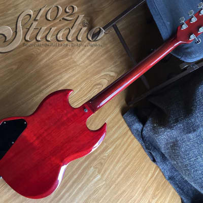 🎸GUITAR OF THE WEEK 🎸 Check out this devilish 1995 Gibson
