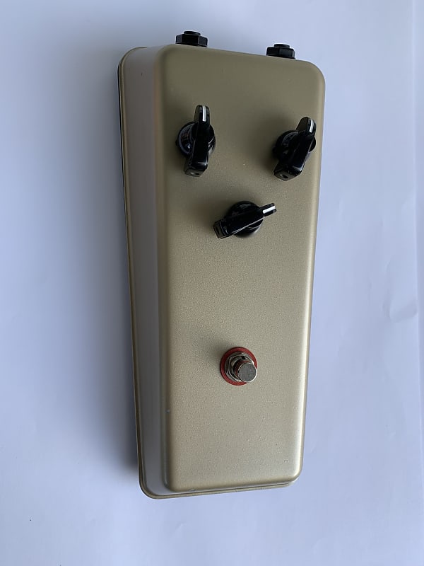 Fuzz ToniBender MKIII issue 2 with 80’s Germanium transistors Rhodium  Electronics London Custom Tone-Bender MKIII MKIV