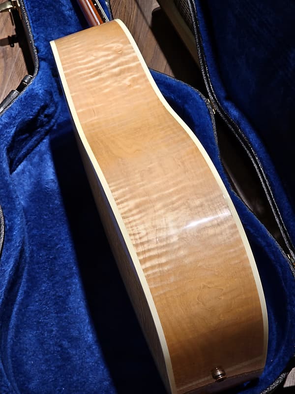 2006 Gibson Custom Shop Limited Edition J45 Custom - Flamed