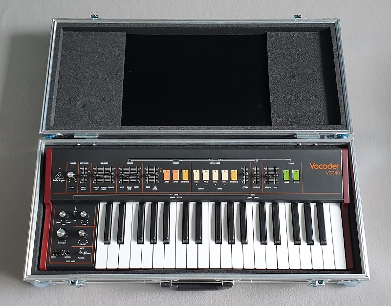 VC340 ボコーダー（ケース付き） - 鍵盤楽器