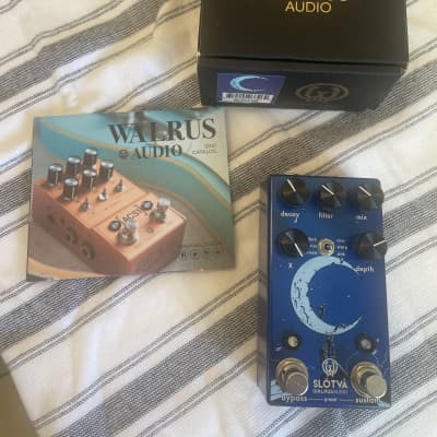 ギター Walrus Audio Slotva KAMAKURA WALRUS AUDIOより、墨絵調の筐体を持つ限定デザインのエフェクト
