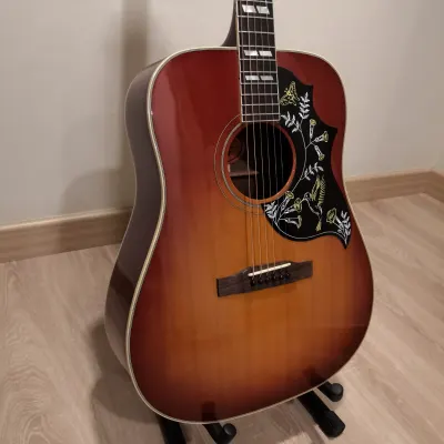 1996 Gibson Hummingbird In Cherry Burst image 3