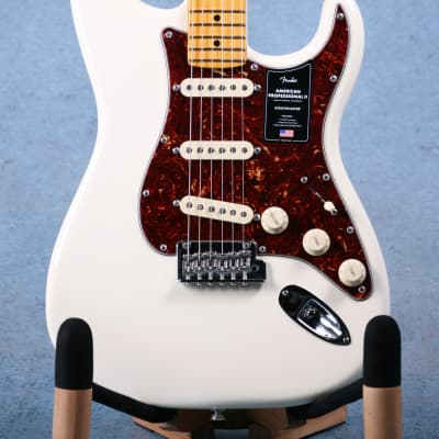 Fender American Professional II Stratocaster Olympic White Electric Guitar - US210040066 image 2