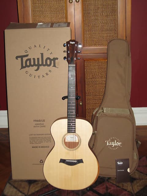 A+ practically new Taylor Academy 12 Left-Handed Acoustic Guitar Natural  2022 + new Taylor padded gig bag, paperwork, and box (made in Mexico)Top