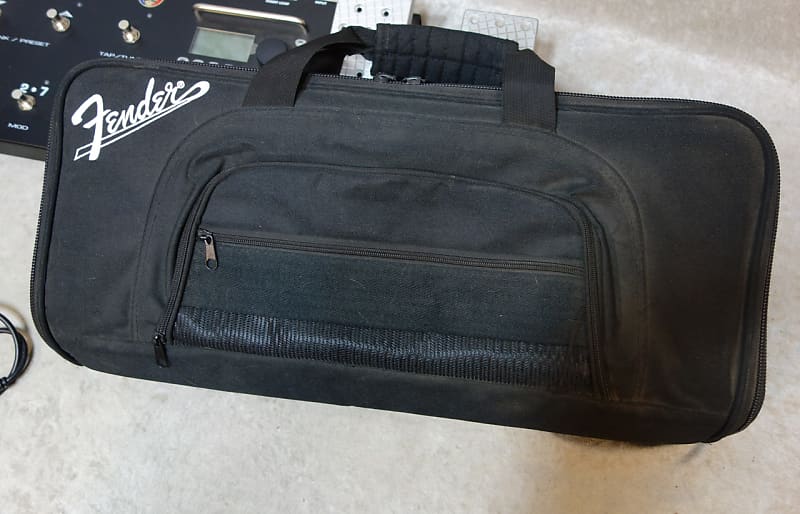 Fender Mustang Floor 専用Gig Bag付き Fender Mustang Floor pedal, Mustang MS-4 footswitch, EXP-1