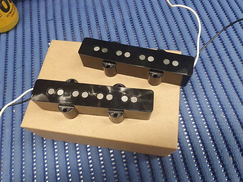 Amazon.com: Musiclily Pro Plastic F63/R65mm Jazz Bass Pickup