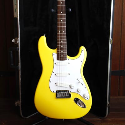 Fender Deluxe American Standard Stratocaster Graffiti Yellow 1989 Pre-Owned image 2