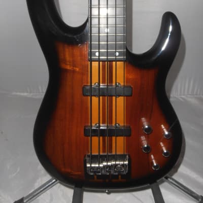 Carvin LB75  5 string bass with OHSC image 7