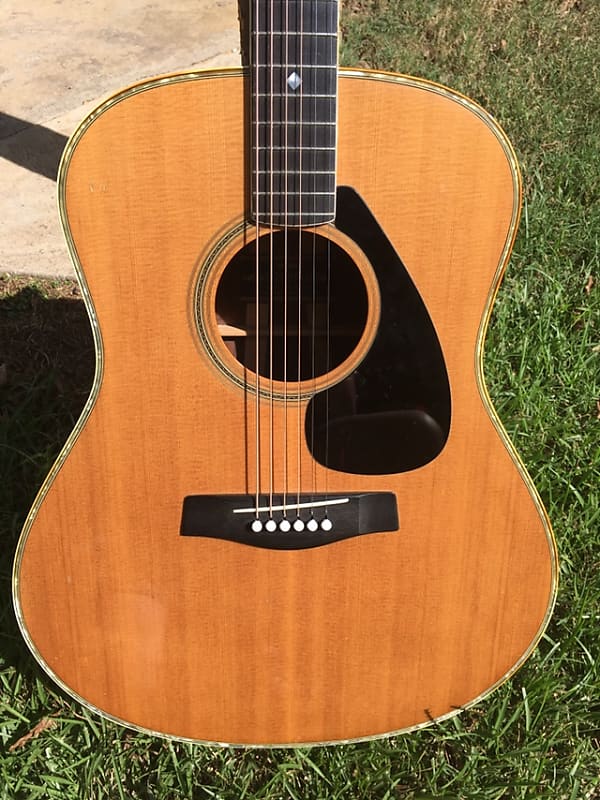 Yamaha FG-1200J Vintage Dreadnought Acoustic Black Label