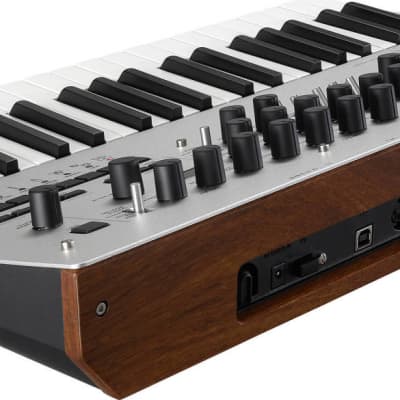 Korg Minilogue Polyphonic Analog Synth w/ Gig Bag, Cable