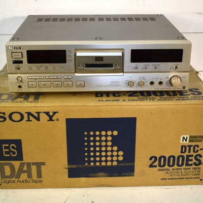 1990's Sony DTC-2000ES w/ Remote, Manual, Box & all Packing