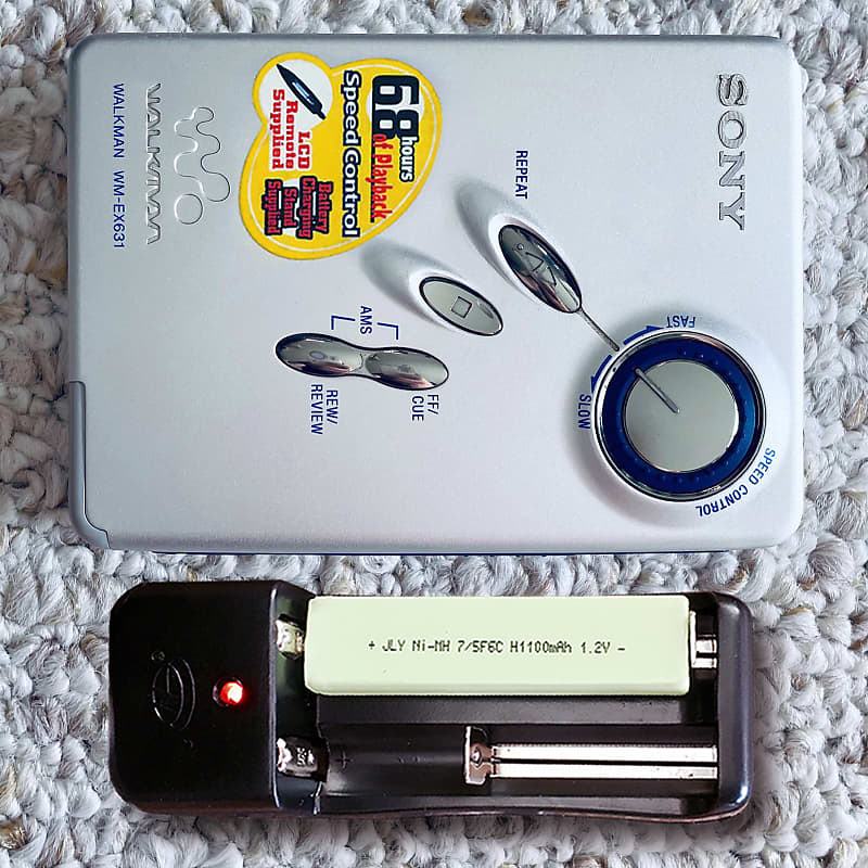 Sony EX631 Walkman Cassette Player, Beautiful Silver Shape, Working !  			