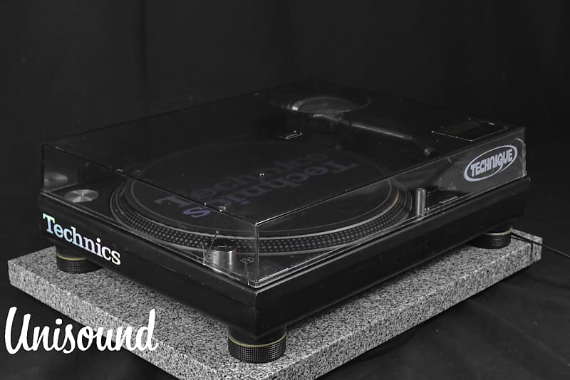 Technics SL-1200MK3 Black direct drive DJ turntable in Very Good condition.