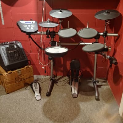 Roland TD-6V Electronic Drum Set with Vangoa 65w Amplifier