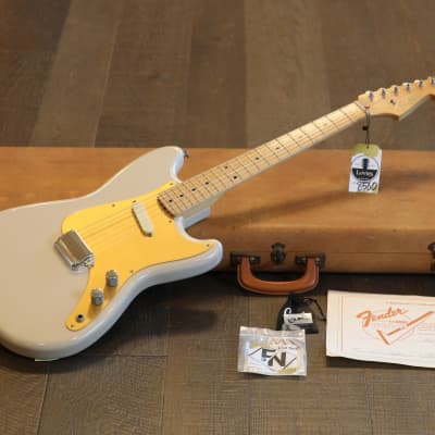 Fender Musicmaster 1959 ヴィンテージギター Fender Musicmaster (1959) | Elderly Instruments - YouTube