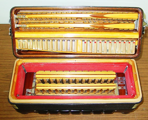 Tone chamber outlet accordion