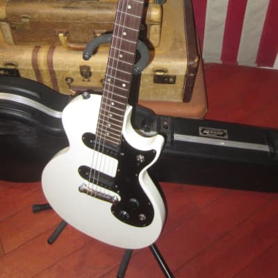 2007 Gibson Melody Maker Double Faded White w Heavy Duty SKB Hard Case image 2