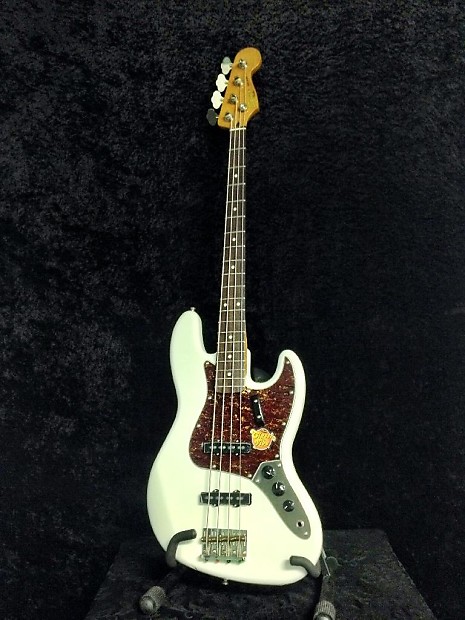 Squier Classic Vibe Jazz Bass 60s Bass Guitar Olympic White