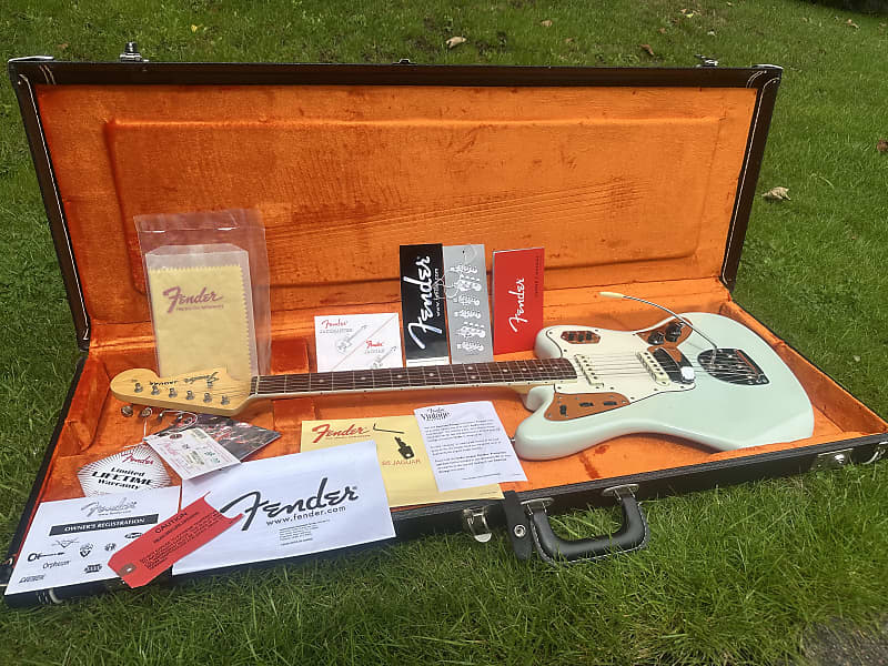 Fender 65 Jaguar American vintageシリーズ Fender American Vintage '65 Jaguar - What To Know & Where To